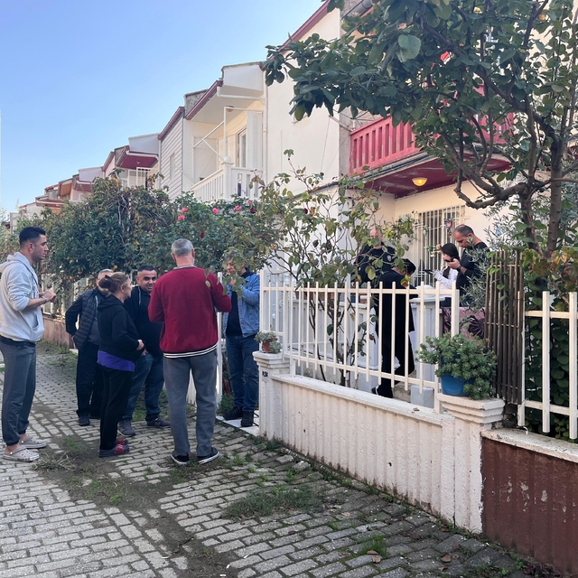 Merdivenlerden düşen adam hayatını kaybetti