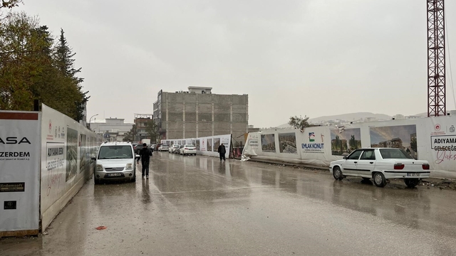 Besni'de sağanak yağış etkili oldu
