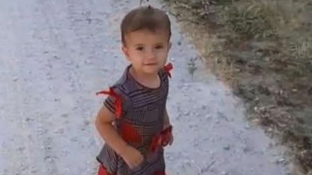 Aksaray'da 2 yaşındaki kız, babasının kullandığı traktörün altında can verdi