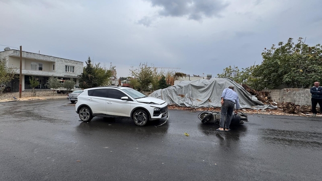 Adıyaman'da otomobille çarpışan motosiklet sürücüsü ağır yaralandı