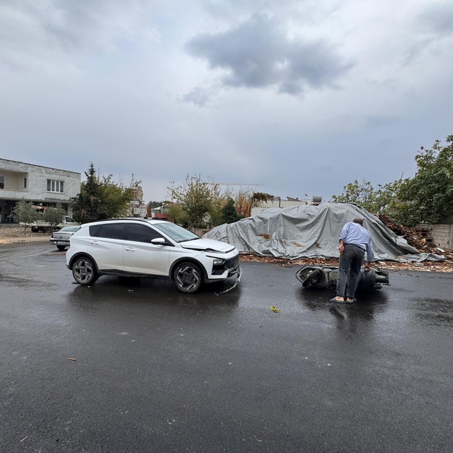 Adıyaman'da otomobille çarpışan motosiklet sürücüsü ağır yaralandı