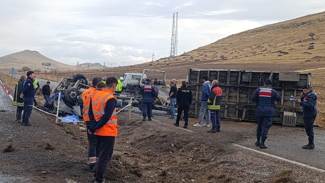 Kayseri'de tırın devrilmesi sonucu 1 kişi öldü, 1 kişi yaralandı