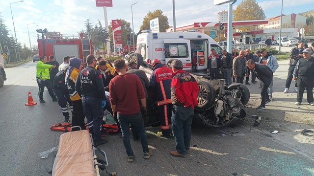 Çorum'da takla atan otomobilim sürücüsü yaralandı