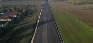 Akyazı'nın ilçe girişinin yeni bağlantı yolunda çalışmalar sürüyor