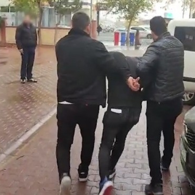 Hırsızlık suçundan aranan şahıs yakalandı