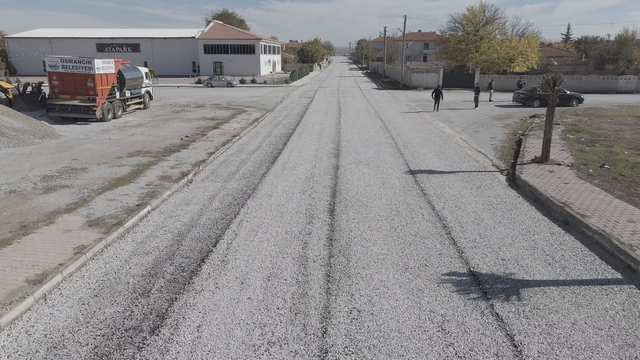 Alaca'da sokaklar asfaltlanıyor, yılların kanal sorunu çözülüyor