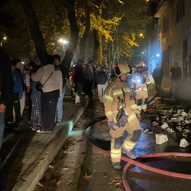 Tek katlı evdeki yangın 1 saatte söndürüldü