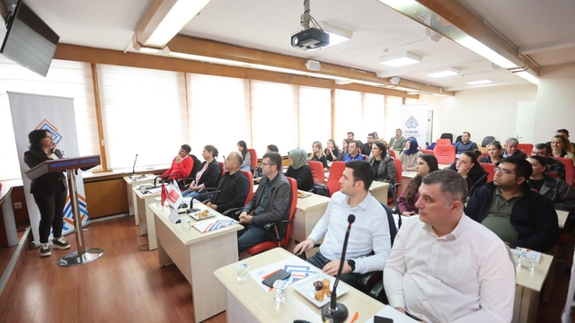 Akdeniz Belediyeler Birliğinden Merkezefendi Belediyesi personeline mevzuat eğitimi