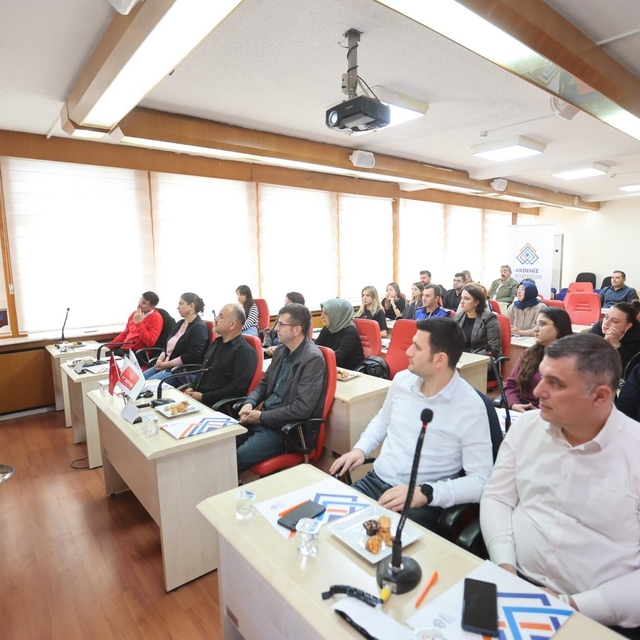 Akdeniz Belediyeler Birliğinden Merkezefendi Belediyesi personeline mevzuat...