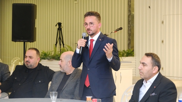 İnegöl Marangoz ve Mobilyacılarında seçim heyecanı
Yasin Altuntepe başkan adaylığını resmen açıkladı:
"Hazırız, istekliyiz ve kararlıyız"