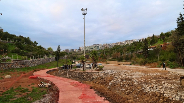 Eskihisar'a yeni yürüyüş yolu, bisiklet yolu ve otopark yapılıyor