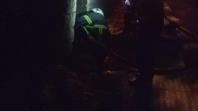 Metruk evde çıkan yangın korkuttu