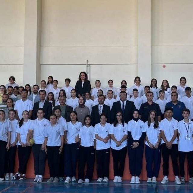 Pazarlar Spor Lisesi 85 öğrenciyle 85 madalya hedefiyle sezona başladı