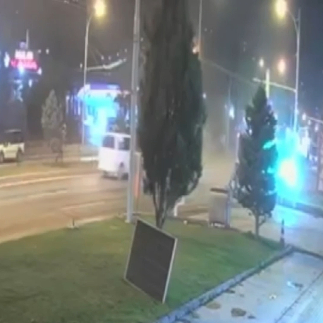 3 aracın karıştığı, 2 kişinin öldüğü zincirleme kaza kamerada