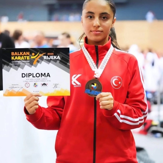 Bilecikli Sporcu Elif Azra Yıldırım Balkan üçüncüsü oldu