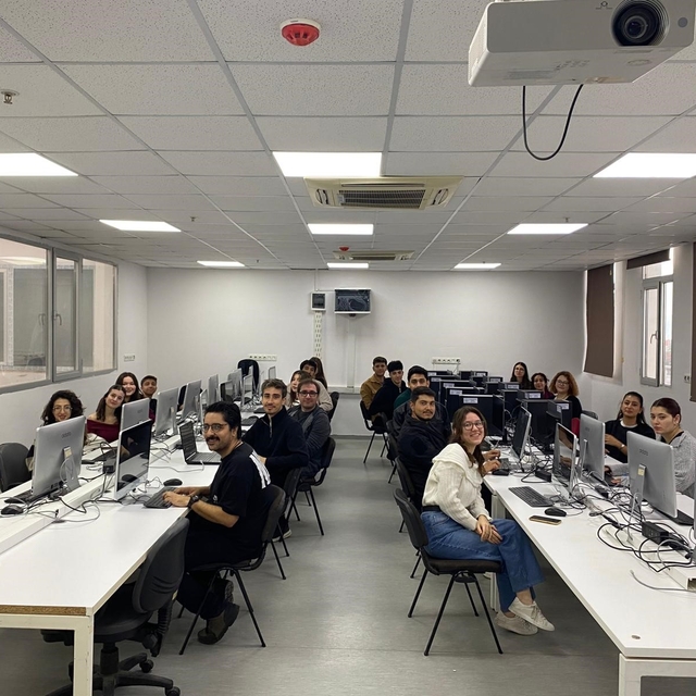 ADÜ'de bilgisayar labaratuvarı yenilendi