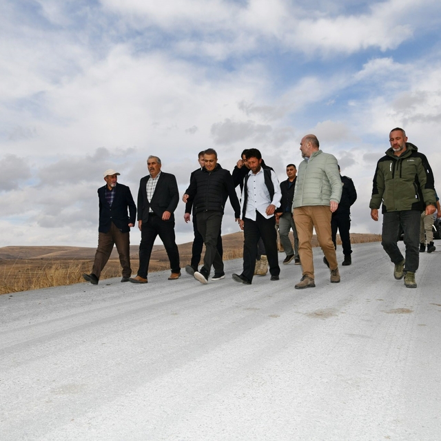 Vali Çiçek, köy yollarını denetledi