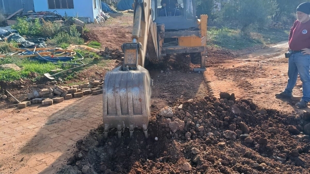 Karacasu'da belediyenin çalışmaları sürüyor