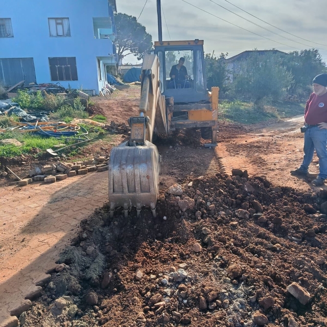 Karacasu'da belediyenin çalışmaları sürüyor