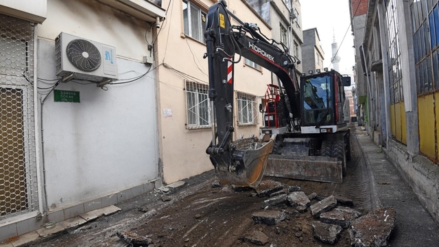 Osmangazi'de eski asfaltlar yenileniyor