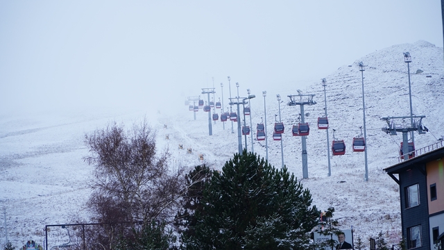 Erciyes'te kar yağışı, dağ beyaza büründü