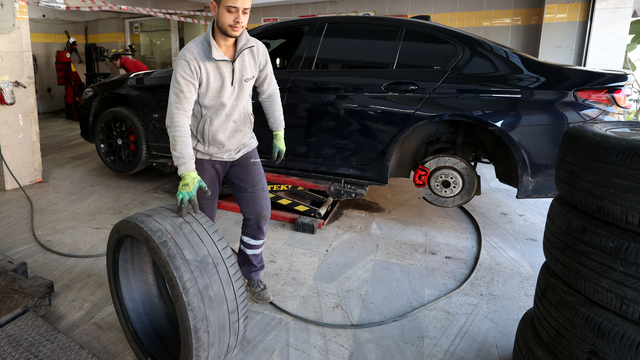 Trakya'da lastikçilerde "kış lastiği" mesaisi yaşanıyor