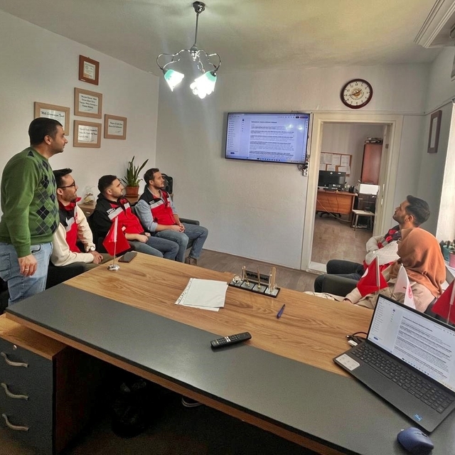 Şaphane ve Pazarlar İlçe Tarım personeline, "Çiğ süt sağım hijyeni" konulu...