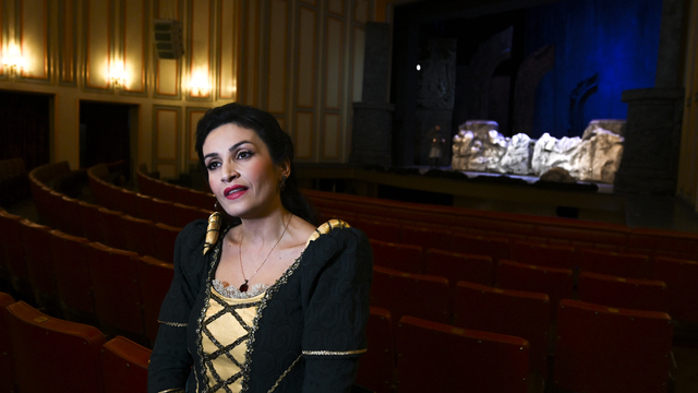 "Lucia di Lammermoor" operasında kostümler, dizi karakterlerinden esinlenilerek tasarlandı