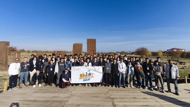 Öğrenciler "Maziden Atiye Ahlat" programıyla tarih yolculuğuna çıkıyor