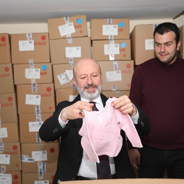 Başkan Çolakbayrakdar: "Her eve, her gönüle dokunan hizmetlerle örnek oluyo...