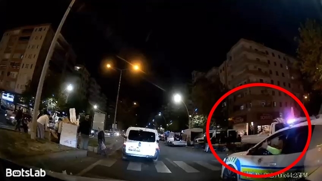 Diyarbakır'da merdivenden düşen çocuk, polis eskortuyla hastaneye kaldırıldı