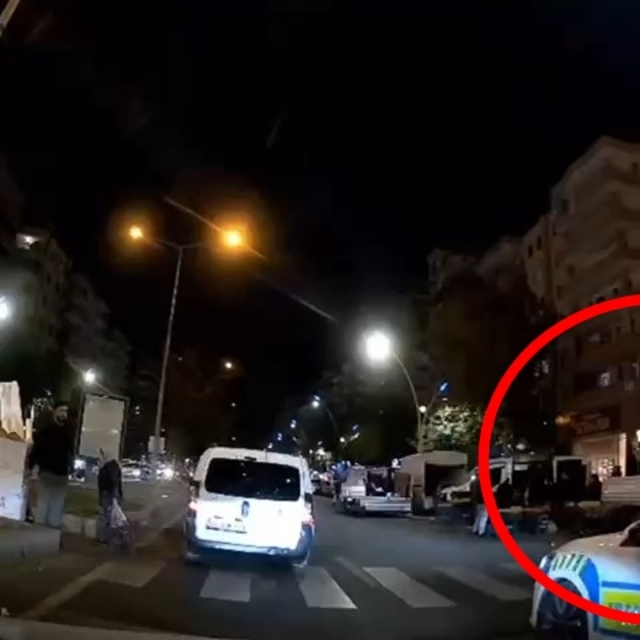 Diyarbakır'da merdivenden düşen çocuk, polis eskortuyla hastaneye kaldırıld...