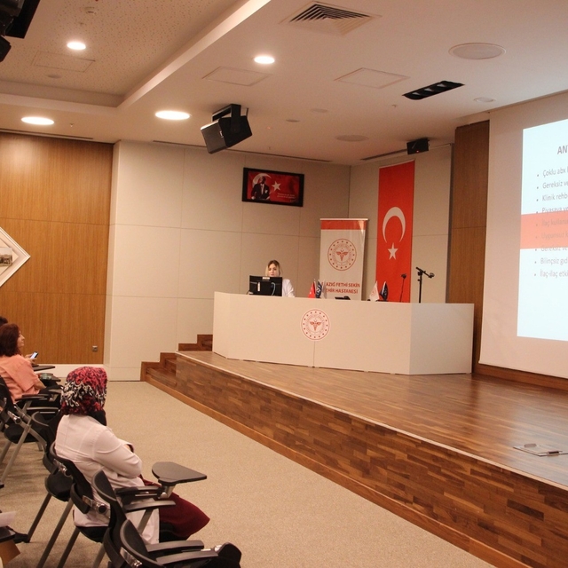 Elazığ'da antimikrobiyal  farkındalık haftası etkinliği