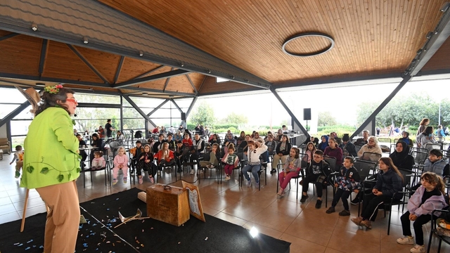 Osmangazi'de ara tatil şenlendi
Miniklerden 'Toprak Ana' tiyatrosuna yoğun ilgi