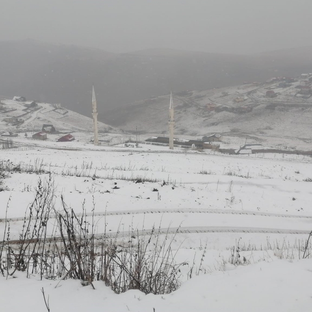 Gümüşhane'nin yüksek kesimleri beyaza büründü
