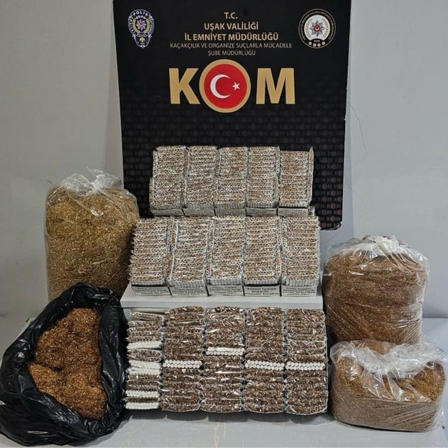 Uşak'ta kaçak tütün ve makaron operasyonu