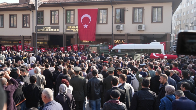 Balıkesir, Şehit Emre Sayın'ı son yolculuğuna uğurladı
