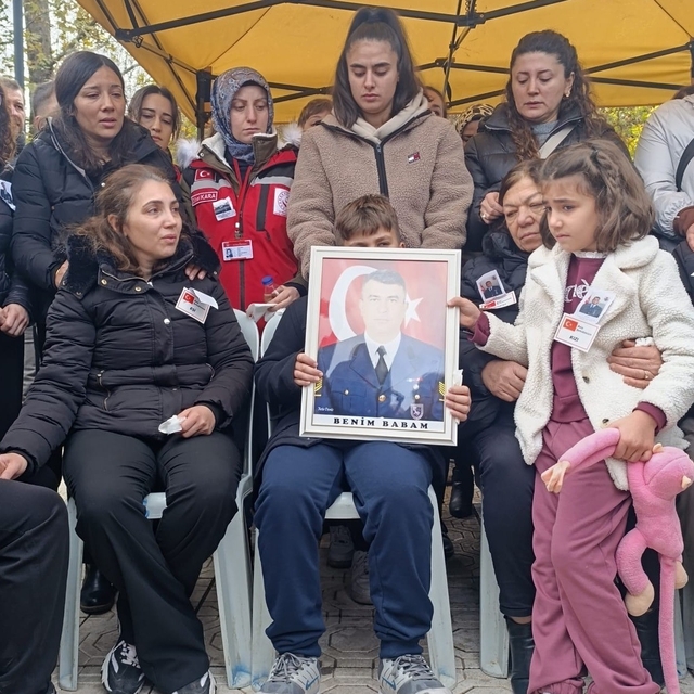 Şehit astsubayın eşinden oğluna: Başını dik tut, senin baban kahraman