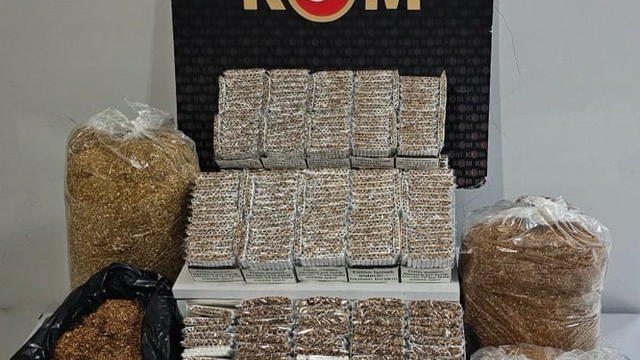 Uşak'ta kaçak tütün ve makaron operasyonu