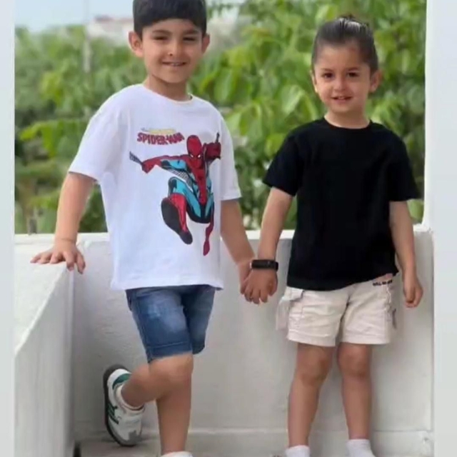 TIR'a çarpan otomobilde ölen kardeşler Adar ve Zana, yan yana defnedildi