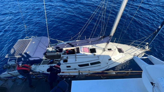 Muğla açıklarında 22 düzensiz göçmen yakalandı