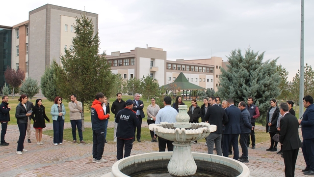 NNYÜ'de deprem ve yangın tahliye tatbikatı yapıldı