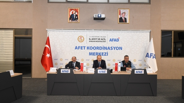 Prof. Dr. Tatar: "İRAP toplantılarıyla amacımız risk azaltmadaki bilinci geliştirmeyi önceliyoruz"
Kastamonu'da İRAP toplantısı gerçekleştirildi