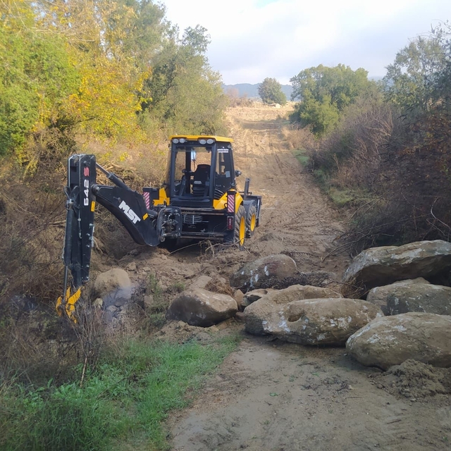 Bozdoğan'da arazi yollarında çalışmalar sürüyor