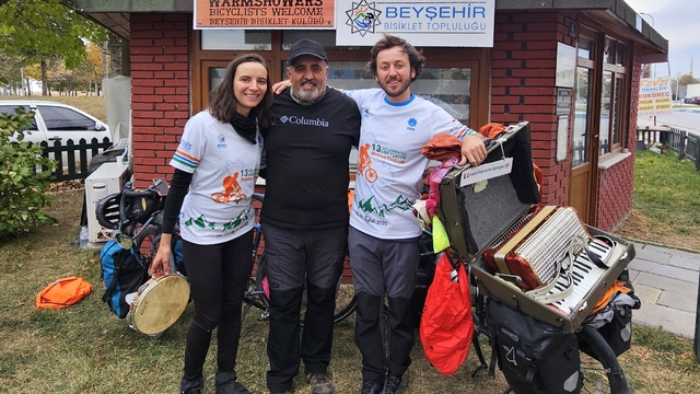 Bisiklet tutkunu Fransızlar, Beyşehir'de mola verdi