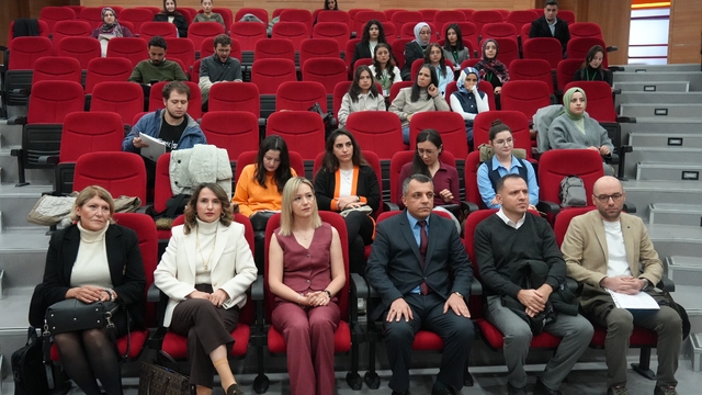 Kastamonu Üniversitesi'nde okul öncesi eğitim ele alındı
Rektör Yardımcısı Kaymakcı: "Okul öncesi eğitime verilen önem ve yetiştirilen insan sayısı giderek artıyor"