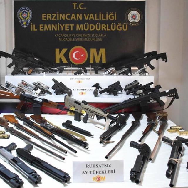 Erzincan merkezli 35 ilde 'kaça silah ticareti' operasyonu; 9 tutuklama