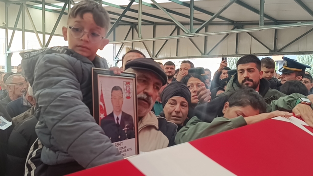 Şehit Astsubay Başçavuş Özcan, Niğde'de son yolculuğuna uğurlandı