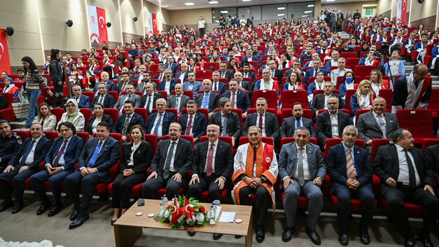 Adana Alparslan Türkeş Bilim ve Teknoloji Üniversitesi'nde 2025-2026 Akademik Yılı törenle açıldı