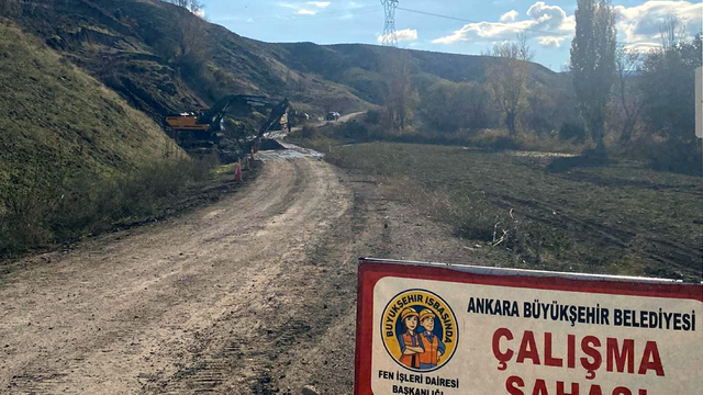 Beypazarı'nda toprak kayması nedeniyle mahalle bağlantı yolu ulaşıma kapandı